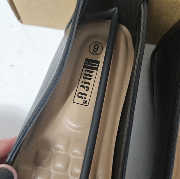 NIB! IDIFU Black Flats With Top Twist! - Picture 2 of 5